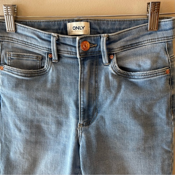 Only Women's light Blue Jeans with flair, copper hardware, size 26 - Picture 3 of 10